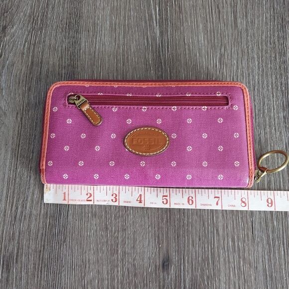 Fossil Magenta Coated Canvas Leather Trim Zip Around Credit Card Wallet - Picture 7 of 8